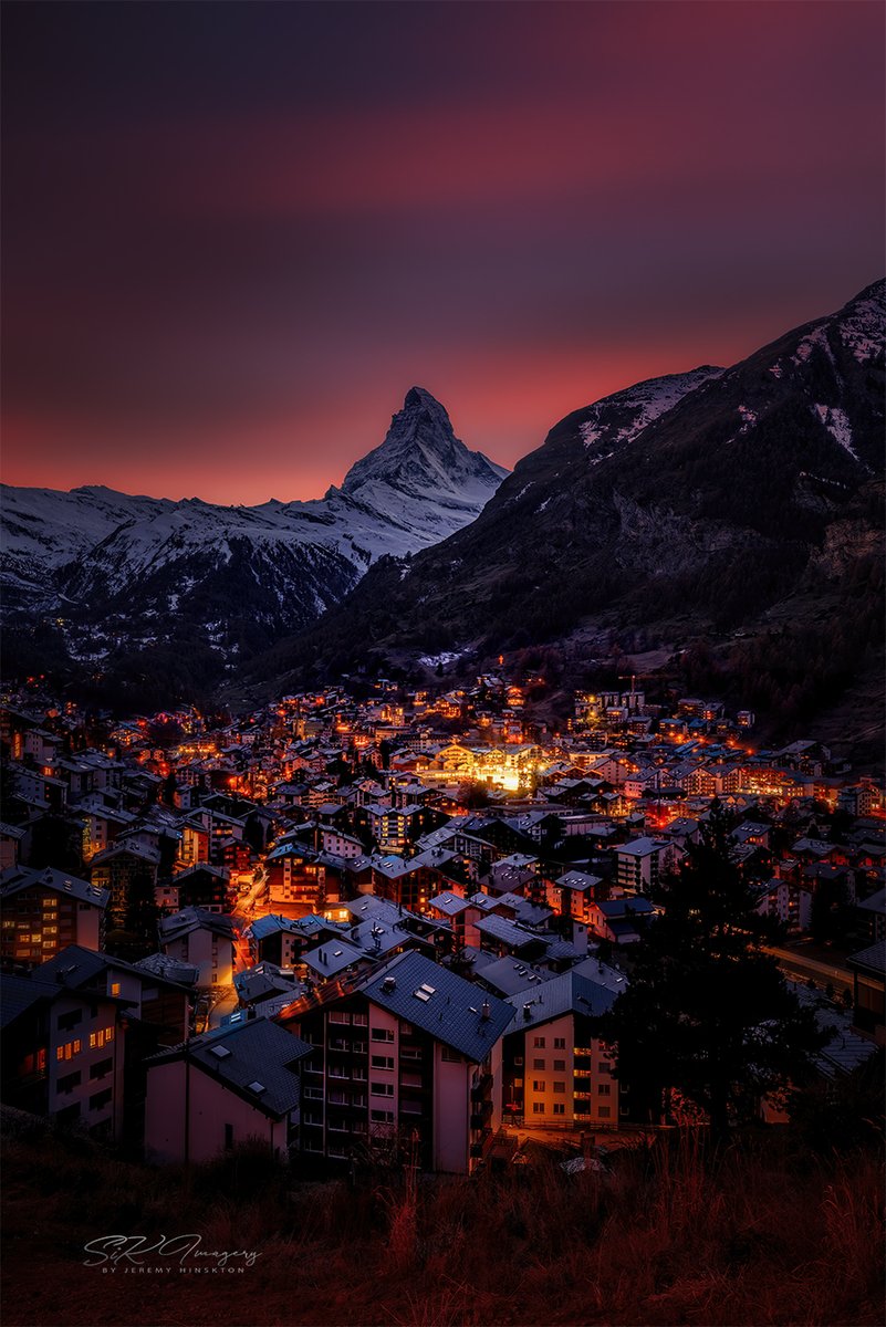 SiKImagery's tweet photo. GM! Today, let’s see your #WinterWonderland shots!
#Zermatt #Switzerland around #Christmas time is the epitome of a winter wonderland. Especially when it snows! With the #Matterhorn as a focal point, the town just glows! #unintentionalDrSeuss
Like/Comment &amp; #retweet your favs! https://t.co/PQlLqyAtwF