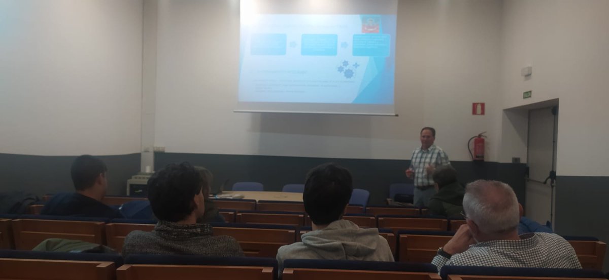 Ikhobakirolklub's tweet photo. Estimad@s ikhobazales,

Ayer miércoles dentro de las sesiones de formación que intentamos impartir a nuestros Equipos Técnicos, nos visitó Jon González "Peli" (@JonG_Peli).

Jon, ex-entrenador de equipos de entidad en nuestra comarca, Sestao River (2ª B), Cultural de Durango (3ª) https://t.co/IzZEJQON2L