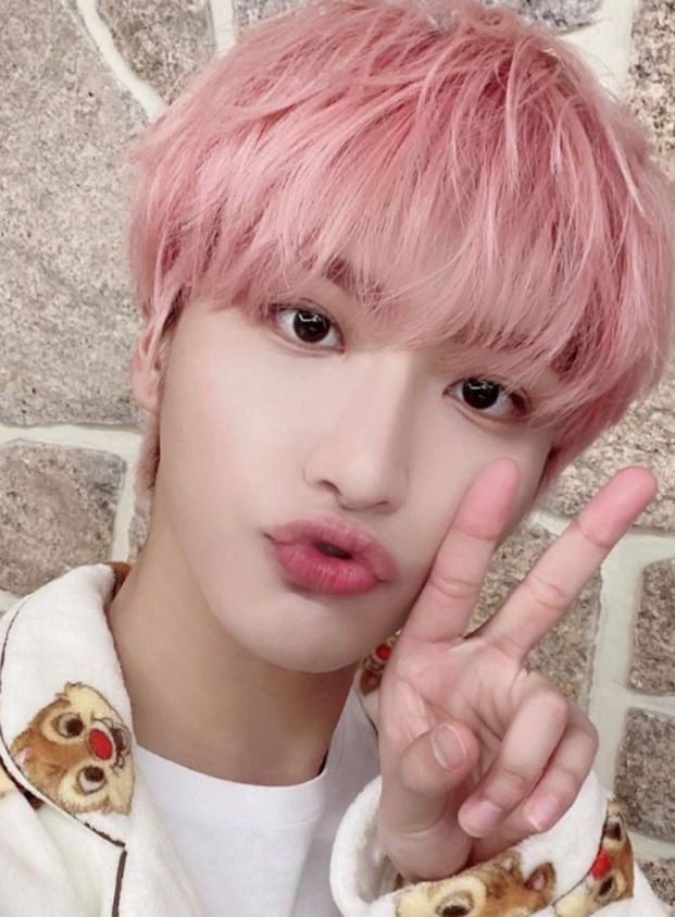 bbmashiho's tweet photo. @btsvesho Seonghwa in pink hair🥹 https://t.co/eXyNGbTApo