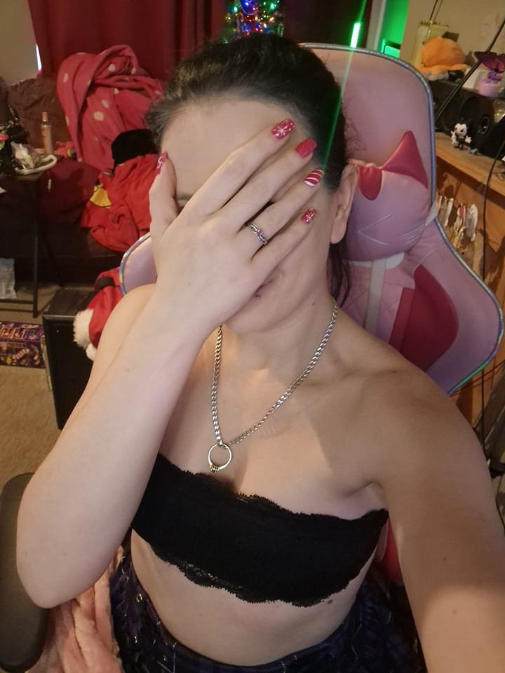 finnyilya's tweet photo. Did someone say sexy Grinch?
Yep, rhats what we are trying to do today! 😨
I avoid doing character lookalikes cause they have a higher expectation of perfection that my own ones. So here goeees!!
https://t.co/u0ZGSDf1YZ
#Finnyilya #twitch #art #bdypaint #Christmas https://t.co/SjoBy4Il77