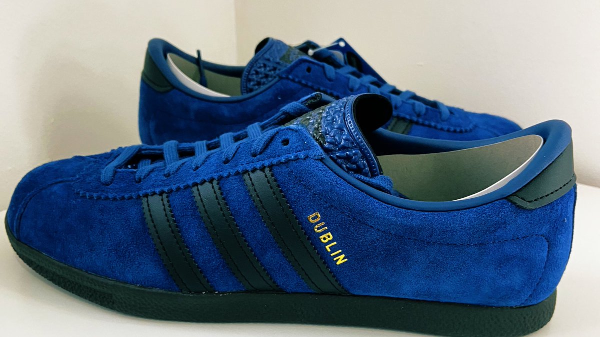 cxking01's tweet photo. @adiFamily_ @sizeofficial @adidasoriginals Yep struck lucky via the app on release day https://t.co/7ZC8aQ35R3
