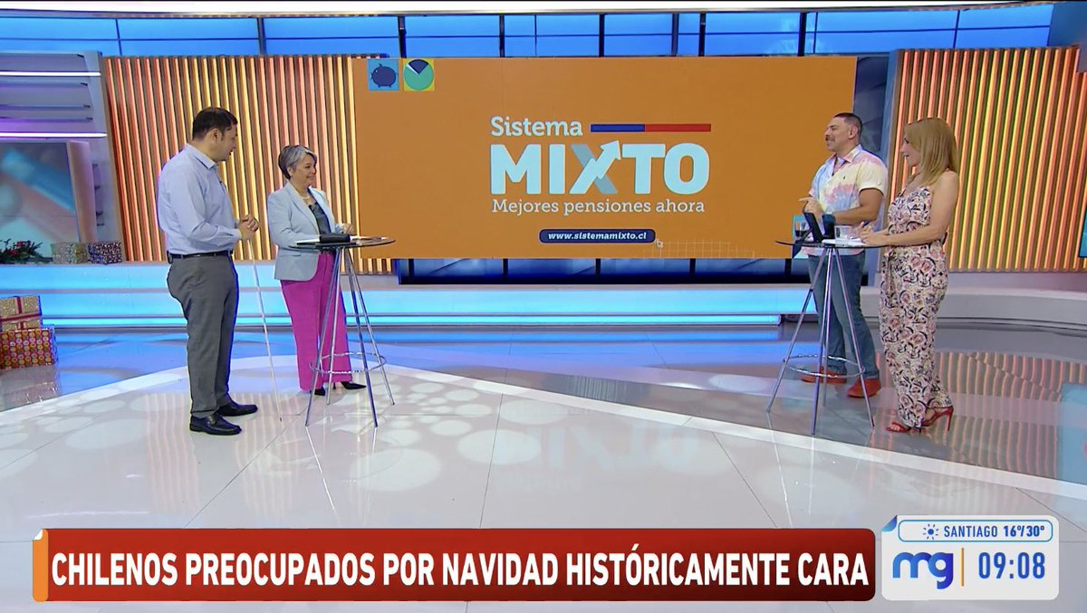 MuchoGustoMEGA's tweet photo. Preocupación en Chile porque esta navidad sería la más cara en la historia del país. ¿Cuáles serán las ayudas sociales del @GobiernodeChile? La ministra de @MintrabChile, @jeannette_jara responde en el MG. 
Opina usando el HT #MuchogustoMEGA https://t.co/EMSHRBPWZd