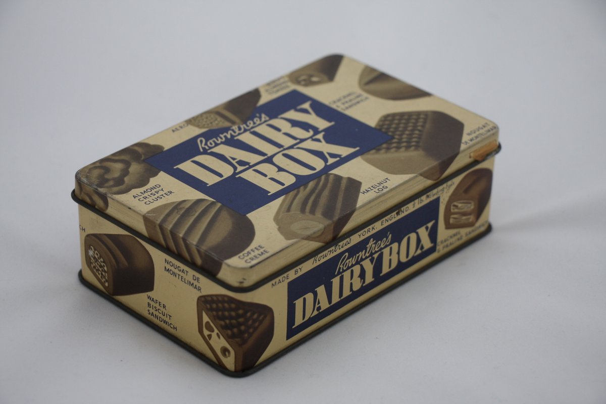 retrowow's tweet photo. #Chocolate - always timeless #Christmasgifts 

https://t.co/vaaGhxXPrj

#Rowntrees #DairyBox #MilkTray #Cadburys #QualityStreet #TerrysAllGold https://t.co/bqqV04ybEo