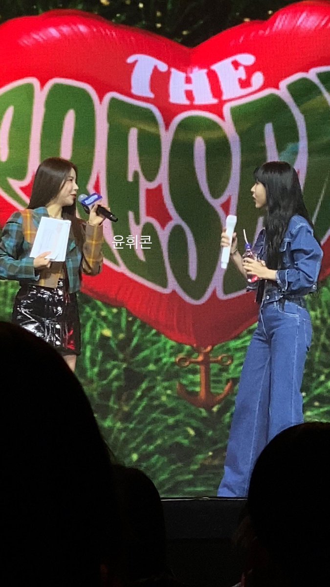 wheeix's tweet photo. solar mc-ing for moonbyul’s fanmeeting
hwasa hosting for moonbyul’s comeback in smn
wheein guesting on moonbyul’s online concert https://t.co/XfEhAPS3ew