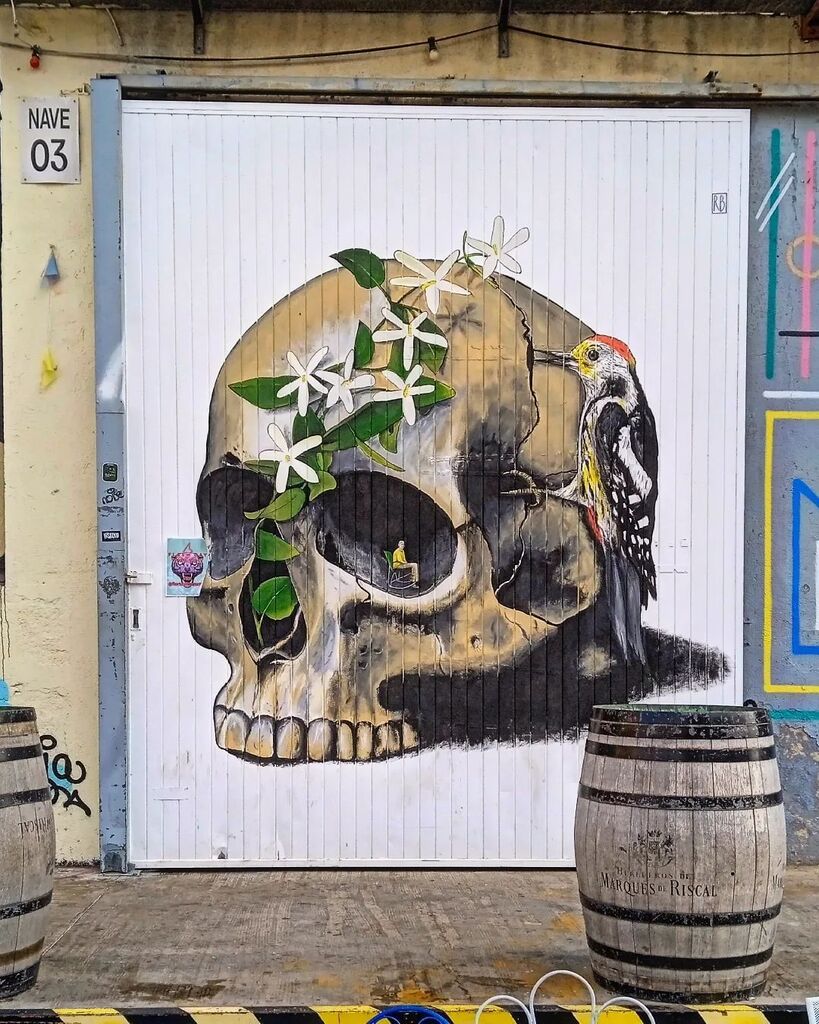 streetartUS's tweet photo. #Streetart: "#MementoMori" by #RiccardoBuonafede @riccardo_buonafede in #Barcelona, Spain, for #NauBostik @naubostik
Photo by @borinot_acuatic
More info at: https://t.co/mTsUNXvt18
Via @cultureforfreedom

#streetartBarcelona #streetartspain #spainstreet… https://t.co/Fj6vSuJ29S https://t.co/8so1kNlQdk
