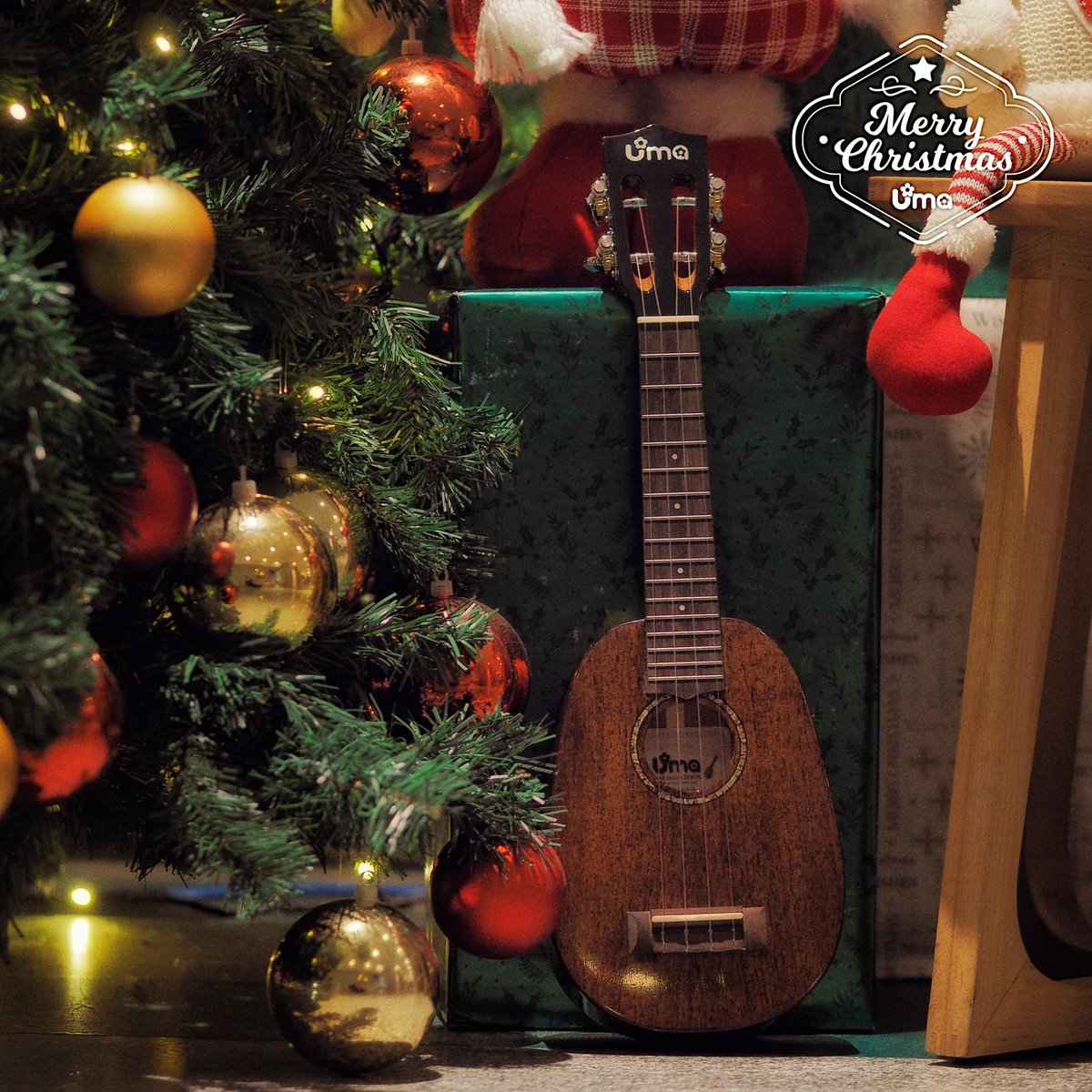 Christmas is right around the corner.🎄⛄️
With all good wishes for a
brilliant and happy Christmas season. 
Hope things are going all
right with you.❤️

#umaukulele #ukulele #Christmas #uke