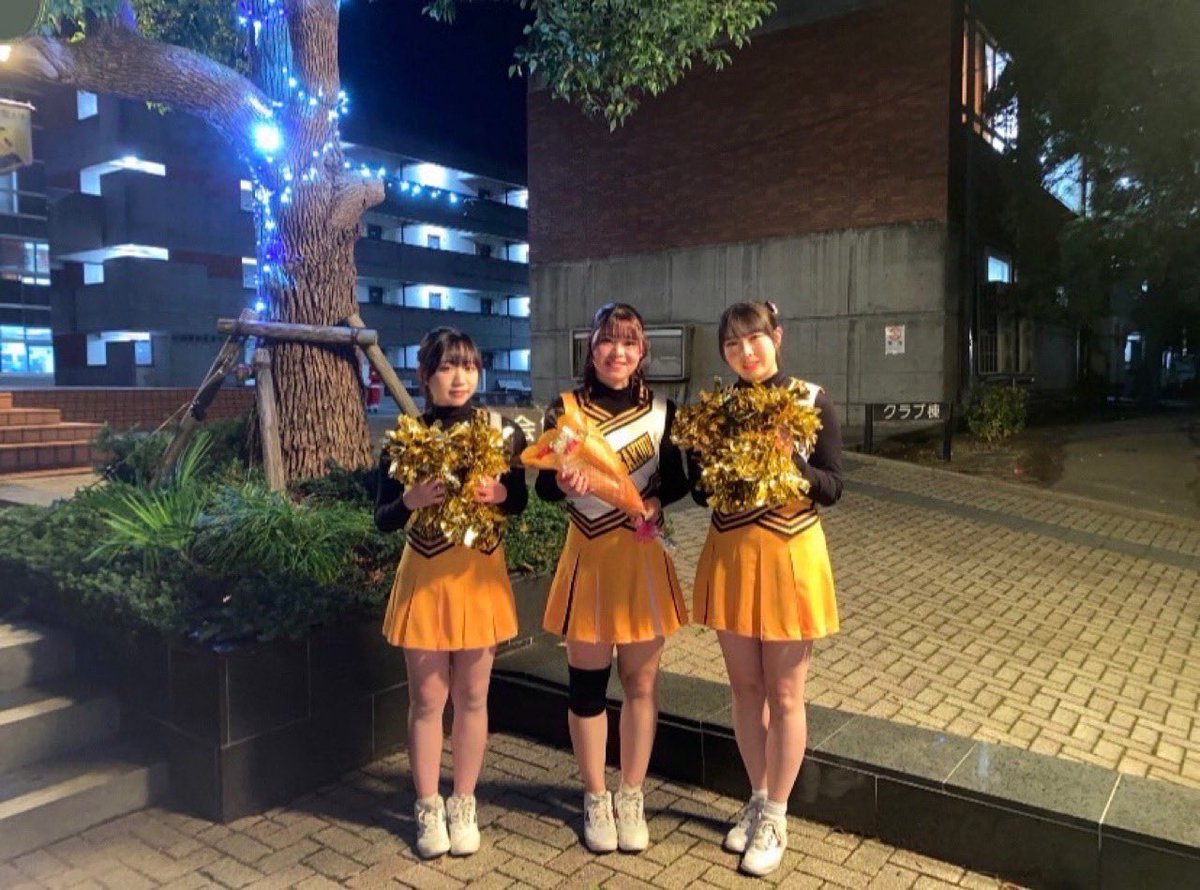brilliant_cgu's tweet photo. 🎄クリスマス会🎄

先日行われた学内クリスマス会にて、パフォーマンスを披露いたしました！

寒い中お越しくださった皆様、ありがとうございました😊

 #中央学院大学  #中央学院大学吹奏楽団 
 #中央学院大学チアリーディング部 https://t.co/uwqDXjDghp
