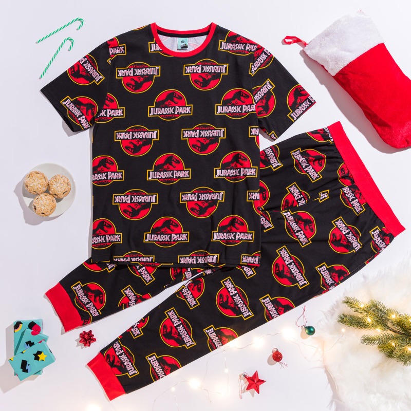 truffleshuffle_'s tweet photo. Boxing Day giveaway? Oh go on then!
To be in with a chance of winning our Jurassic Park PJs:
🥳 Follow us
🔁 Retweet this tweet
❤️ Tag a friend who’d love them, too!
Closes 4pm Thursday 29th December 2022 and winner announced soon after, good luck! 🦖
Ts &amp; Cs apply.