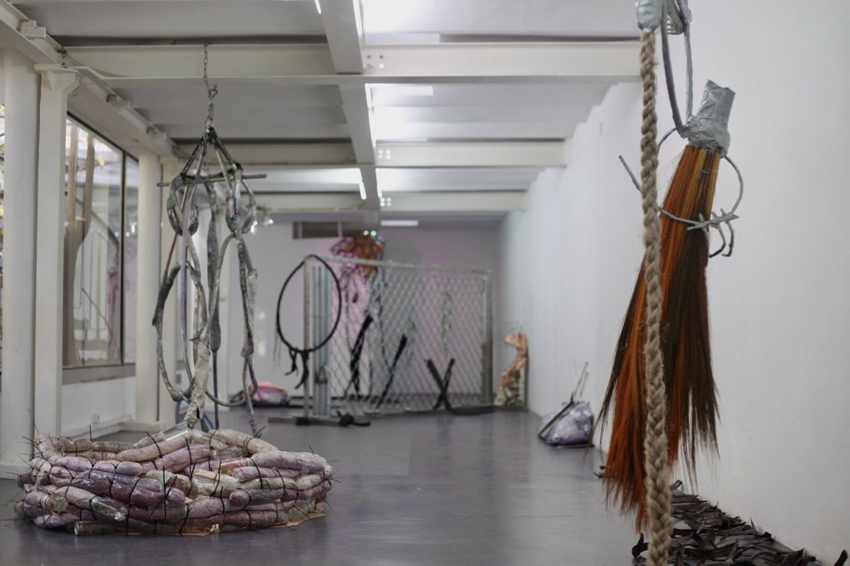 art_cade's tweet photo. [EXPOSITION EN COURS]

Corbeau-chien de Stéphanie Cherpin, à visiter jusqu’au 30.12.22 ! 

⏰ Du mardi au samedi de 15h à 19h

📍art-cade | galerie des grands bains douches - 15 bis rue de la bibliothèque !

#artcontemporain #marseille #art #galerie #exposition #contemporaryart https://t.co/eum5pKmOCk