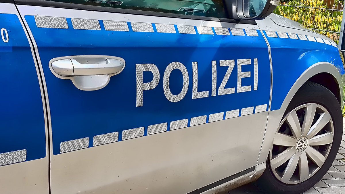 OH_Presse's tweet photo. Im Zuge der eingeleiteten Ermittlungen erhärtet sich der Tatverdacht gegen einen 47 Jahre alten Bewohner, der sich gegenwärtig in einem psychischen Ausnahmezustand befindet. 🚓 | OH+
--
 #Ameos #Einsatz #Feuerwehr #Heiligenhafen #Klinikum #Kripo #Polize

https://t.co/Pw5m2tClRZ https://t.co/CvzVgD0zEV