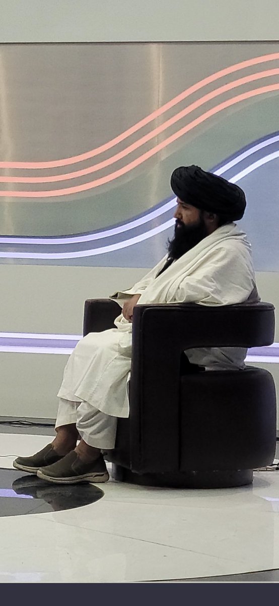 این آقا از بس در فاریاب آدم کشته بود، مردم به چنگیزخان شکر می‌کرد. حالا وزیر تحصیلات عالی شده است. 

رحم توقع نکنید.