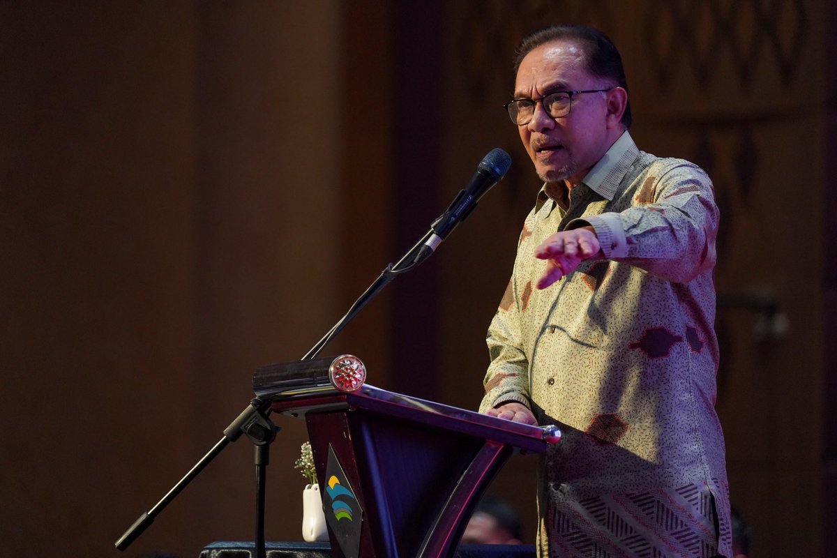 Anwar Ibrahim tweet media