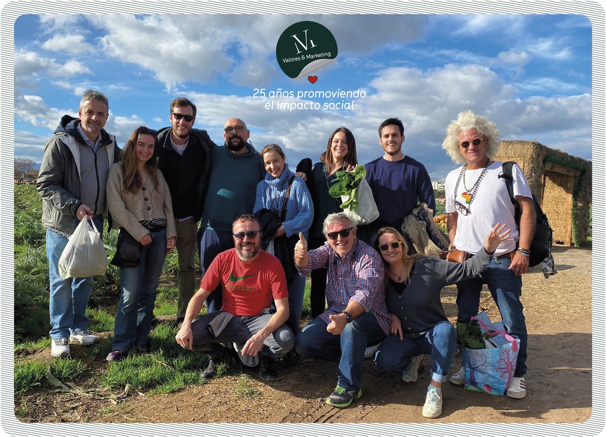 ValoresyMkt's tweet photo. [6/6] ... y que podamos seguir recogiendo alcachofas saludables para disfrutar en la mejor compañía. 

¡Felices fiestas de parte de todo el equipo de Valores &amp; Marketing! https://t.co/cvR3j6BbyB