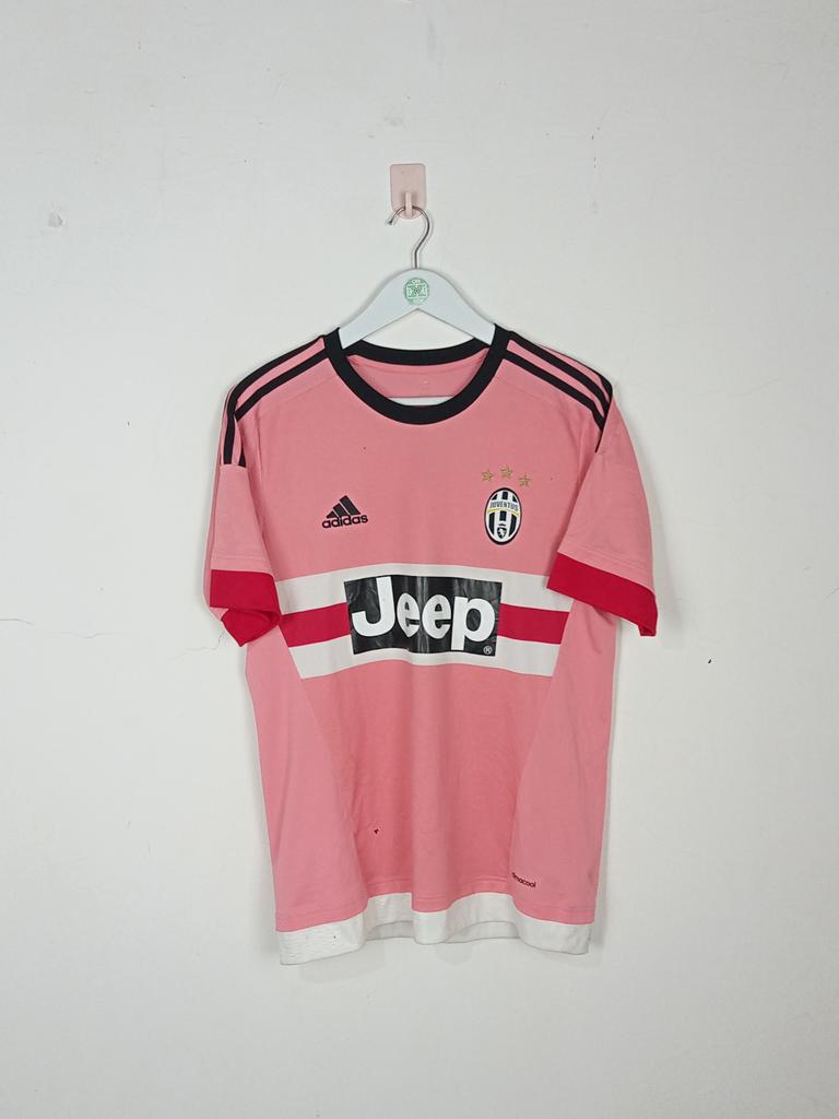 📢GIVEAWAY📢

We're giving away Juventus Away 2015-16 Size L (105)

To Enter 
1. Follow US
2. Retweet this tweet
3. Like this tweet 

Good luck

Winner Will be chosen 26 December 2022