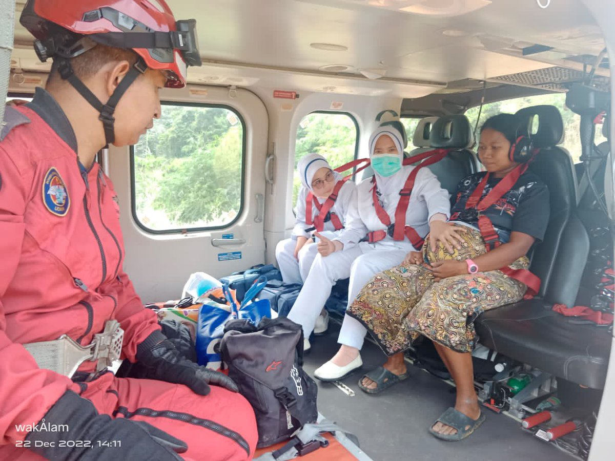 *PENYELAMATAN MEDEVAC *

PESAWAT AW139 BMB 07 MELAKSAKSANAKAN TUGASAN MEDEVAC SEORANG WANITA HAMIL CUKUP BULAN UNTUK BERSALIN DARI KG TEMBAGA POS GOB KE HOSPITAL GUA MUSANG
<a href="/KP_bombaJBPM/">YAS Dato' Sri Abdul Wahab bin Hj Mat Yasin</a> 
<a href="/NaziliMahmood/">Nazili Hj. Mahmood</a>
<a href="/capt_saiful/">Muhammad Saiful Nizam Bin Samsudin</a>
<a href="/sulaiman_khairy/">khairy sulaiman</a> 
<a href="/capt_naifos71/">Sofian Ahmed</a> 
<a href="/ruzaidi_mohd/">Mohd Ruzaidi</a> 
<a href="/mohdhasrizal/">mohd hasrizal</a>