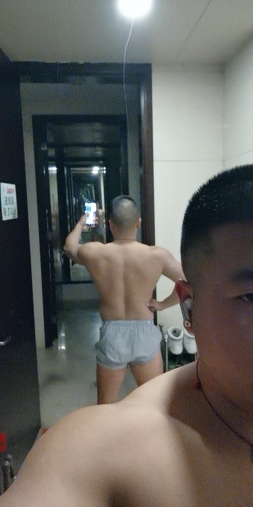 xiaohei_gogo's tweet photo. 有没有谁那里可以玩拷打，刑讯的啊？ https://t.co/tGhrfuHgx8
