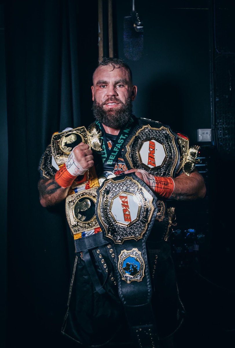 bkb_official1's tweet photo. If your wondering just ‘WHO IS’ the best heavyweight Bare Knuckle Boxer in the WORLD 🌍….. 

Well that would be #BigPod 💯🔥💯🇬🇧

Daniel Podmore 💥

#poddy #no1 #bestbkbheavyweight #bkb https://t.co/2Fpu55Kymt
