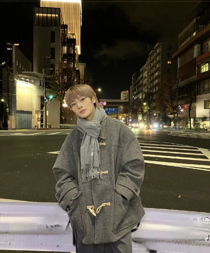 jeongin with his tteokbokki coat😭❤️