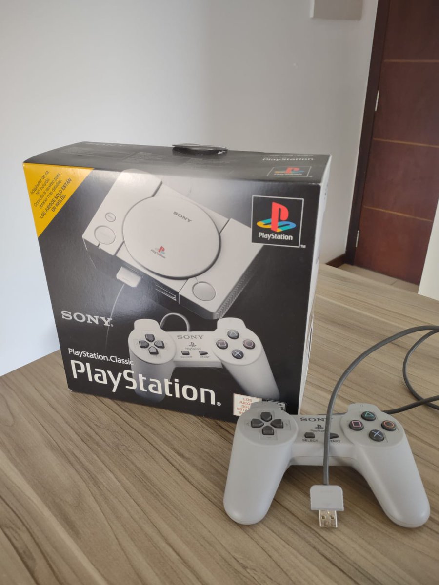 CastelodaVania's tweet photo. Pessoal, por motivos de força maior (dívidas) estou vendendo meu ps1 Classic, ele ta na caixa zeradinho, pouco usado, quem tiver interesse pode entrar em contato cmg.
Valor: R$500,00 https://t.co/BPZK7IMzdx