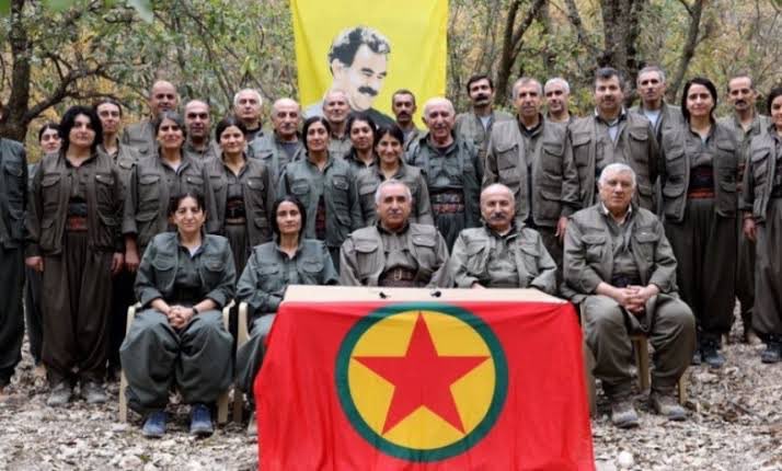 abo33amsha's tweet photo. Suriyenin petrol, gaz, buğday, pamuk kaynakları nekadar daha teröristler elinde kalacak? 
Cemil Bayık,Murat Karayılan, Duran Kalkan,Şahin Cilo gibi teröristler, ülkemizin milli servetini gaspederek halkı mağdur ediyor elde ettikleri karşılığında Suriye ve Türkiye’ye zarar veriyor https://t.co/XazRtuOaVl