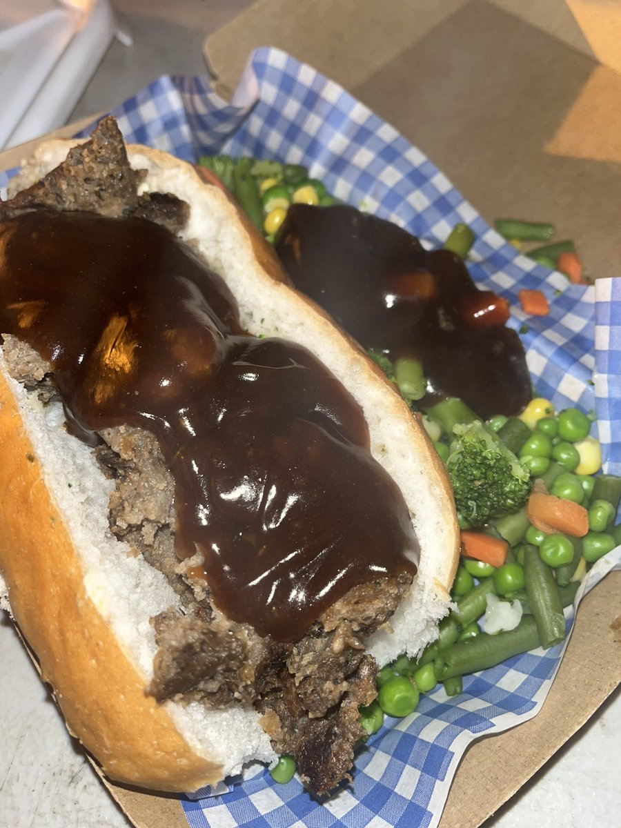 vausages's tweet photo. Last night we took to the streets of Walsall to serve over 70 homeless meals! The Vausage &amp; stuffin baps went down an absolute treat 🥰 https://t.co/jXakR4gbXQ
