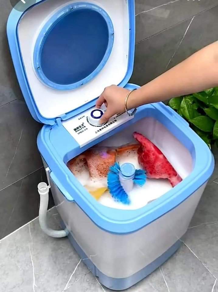 RaniRitonga_TR's tweet photo. Cocok nih buat anak kost2an, mesin cuci mini + pengering, bisa jga untuk nyuci sepatu, tas dan pakaian pastinya. harganya murah banget, hemat listrik dan air, Bisa COD or dicicil
Cek harga &amp; produk 👇🏻👇🏻
https://t.co/7F7bklqJBU
https://t.co/7F7bklqJBU https://t.co/zyj6BzSMP7