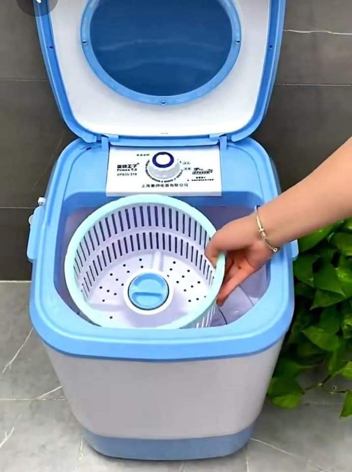 RaniRitonga_TR's tweet photo. Cocok nih buat anak kost2an, mesin cuci mini + pengering, bisa jga untuk nyuci sepatu, tas dan pakaian pastinya. harganya murah banget, hemat listrik dan air, Bisa COD or dicicil
Cek harga &amp; produk 👇🏻👇🏻
https://t.co/7F7bklqJBU
https://t.co/7F7bklqJBU https://t.co/zyj6BzSMP7