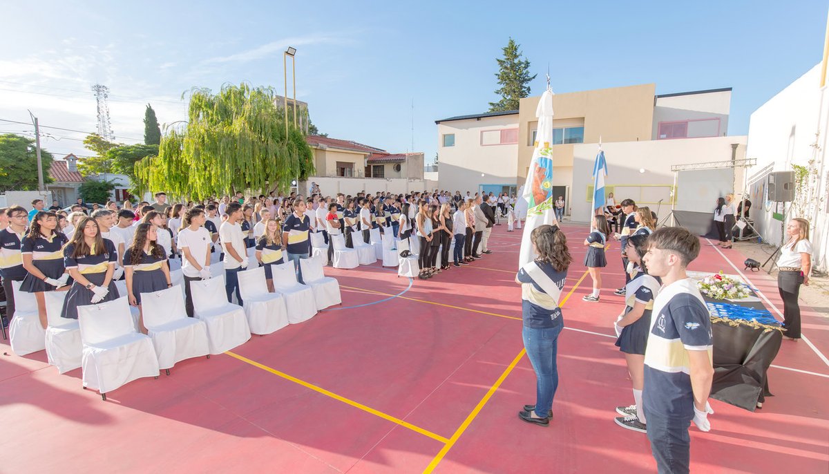 ULPSanLuis's tweet photo. #Egresos2022 👩🎓👨🎓
La EPD Albert Einstein Nivel Secundario celebró su acto de graduación
Se trata de la primera agrupación que se egresa con dos divisiones.
Más Info ➡️ https://t.co/rL65HR6swz
Recorré Álbum completo ➡️ https://t.co/ULKK14QzkM https://t.co/7lMyfSiC0a