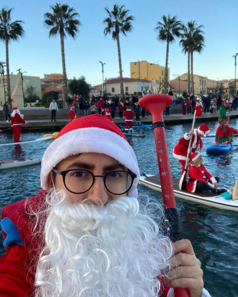 Ancora alcune immagini da Babbo Natale Vien dal mare 🎅🏻, l’evento benefico a favore dell’Associazione Pollicino che assiste bambini in difficoltà, che quest’anno è giunto alla sesta edizione!

Ultime due foto: @accabadoraphoto 

#babbonataleviendalmare 
… instagr.am/p/CmeGfsztUxh/