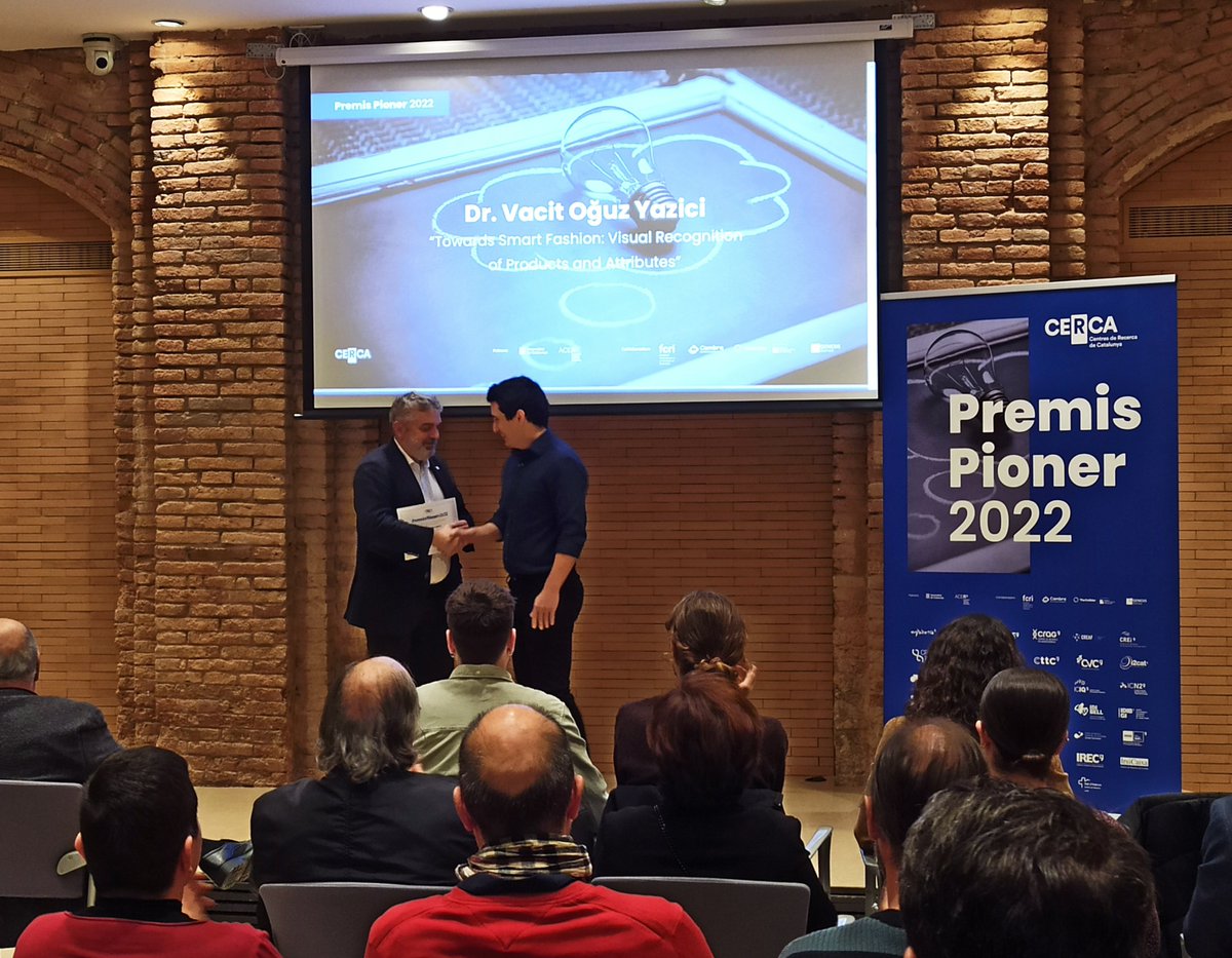 CVC_UAB's tweet photo. Enhorabona al Dr. Oğuz Yazıcı #CVCalumni per guanyar un dels #PremisPioner 2022 que otorga @iCERCA pel seu #PhD
🎓Towards #SmartFashion: #VisualRecognition of Products and Attributes
🏅Distinció a l'orientació comercial del seu PhD aplicat a @WideEyesTech
#DoctoratsIndustrials https://t.co/qM9AzdhIh1