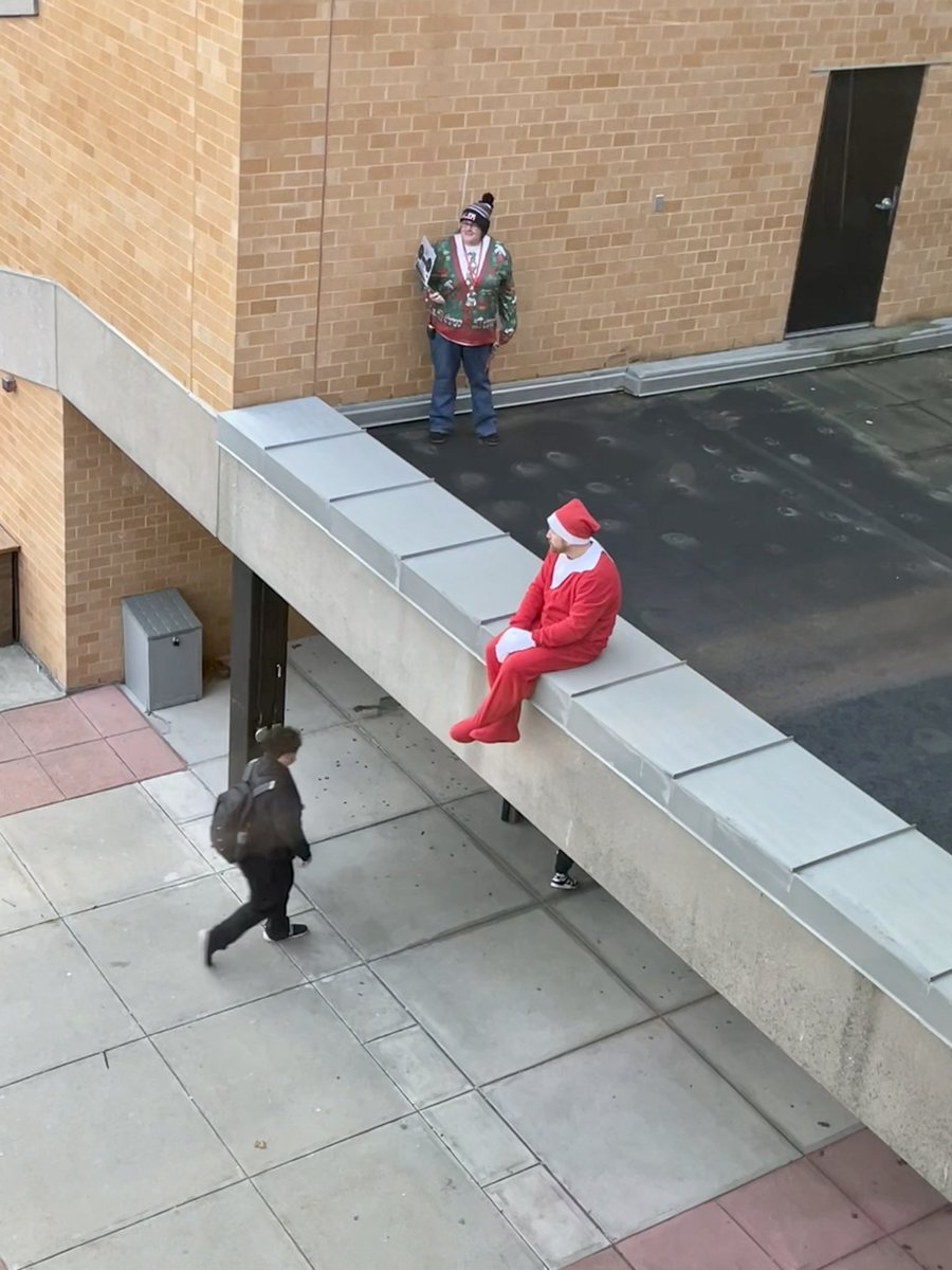 MsClintonSHS's tweet photo. Elf sighting at @_SalemHigh_ this morning! #goElf https://t.co/kIQQKmWwOK