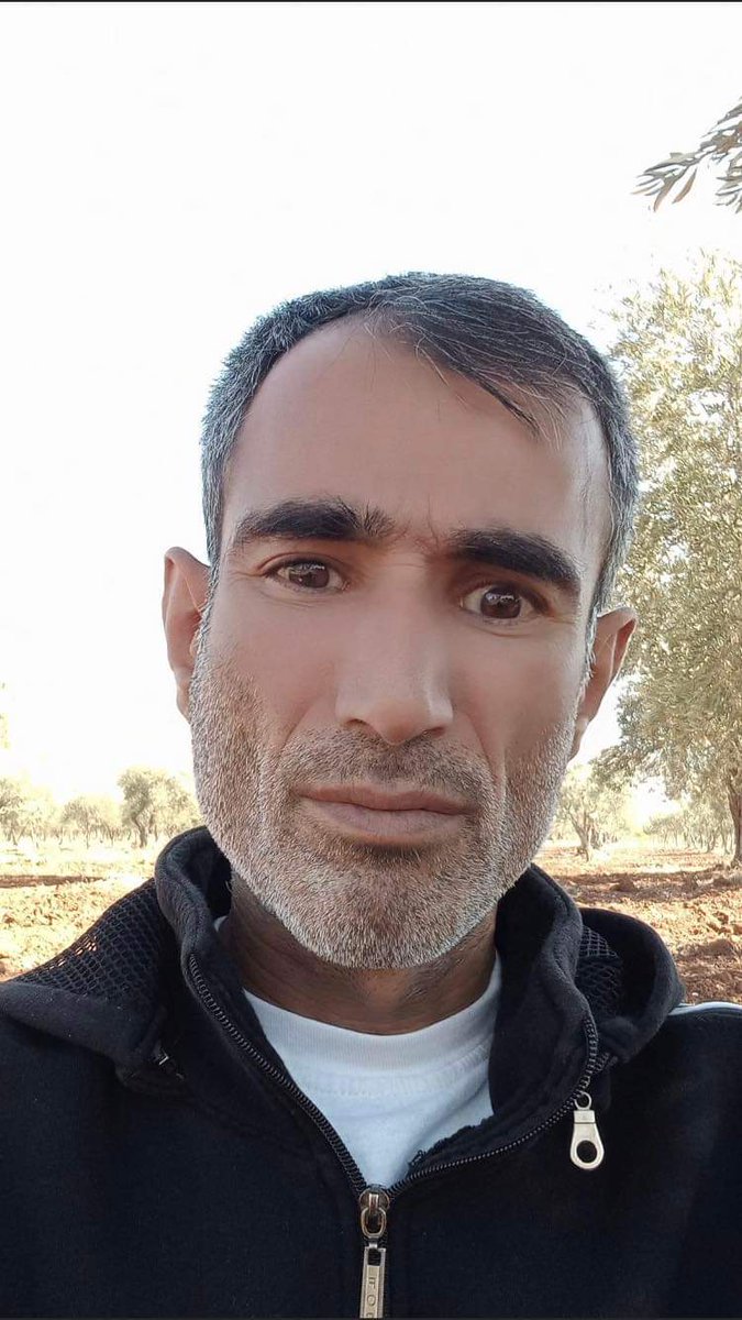 SidoKamal's tweet photo. Der RA und Menschenrechtsaktivist Luqman Hamid Hanan aus Afrin soll in einem 🇹🇷 islamistischen Gefängnis gestorben sein. Ob er gefoltert wurde, weiß niemand. Wer soll eine Untersuchung durchsetzen?
Die 🇹🇷 ist @NATO-MITGLIED und hat Immunität vor jeglicher Verurteilung.
@ABaerbock https://t.co/LxID6BSpwa