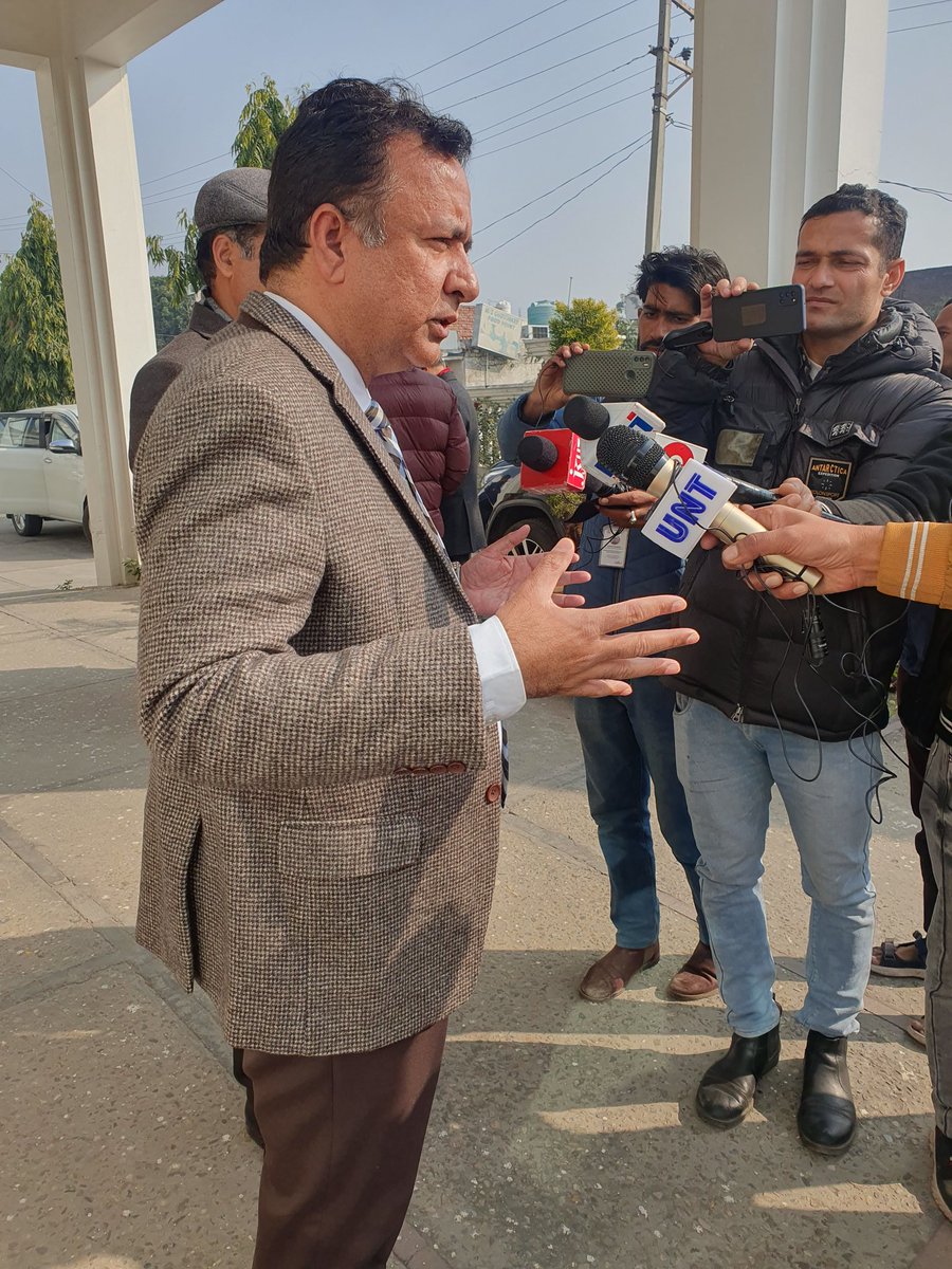 chzulfkarali's tweet photo. Paid respectful homage to late dr Masud chowdhary sb. He was an institution who established the Minaraits of light across the region and remain committed for the cause of community throughout his life.
#gdct
#bgbsu
@MsChouhan23 https://t.co/fXfT2XQyhT
