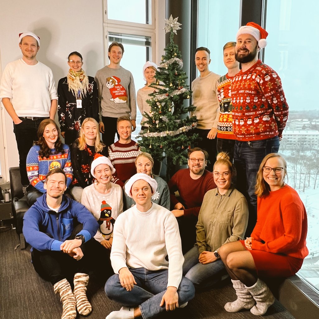 Our team wishes all of you happy holidays 💙 It's been a great year for us and we want thank everyone who's been involved in it and wish you a relaxing festive season and a remarkable start for the new year! ✨