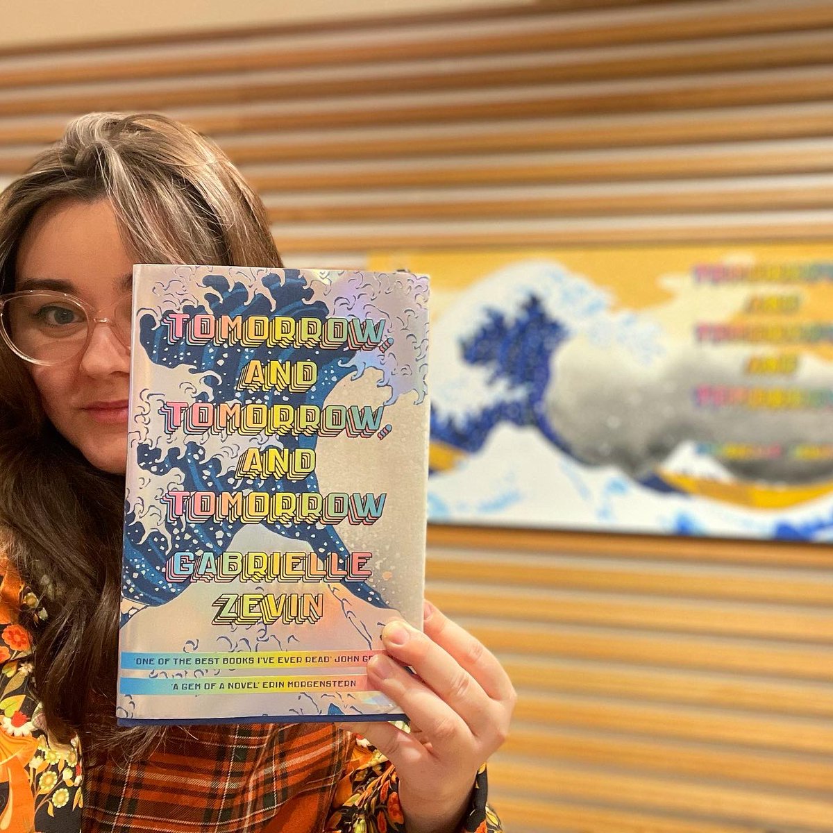 We’re overjoyed to be Day 22 of the @Waterstones Advent Calendar 🎄 Our choice of book was obvious - it could only be the glorious Tomorrow and Tomorrow and Tomorrow by @GabrielleZevin 🌊 #LoveWaterstones