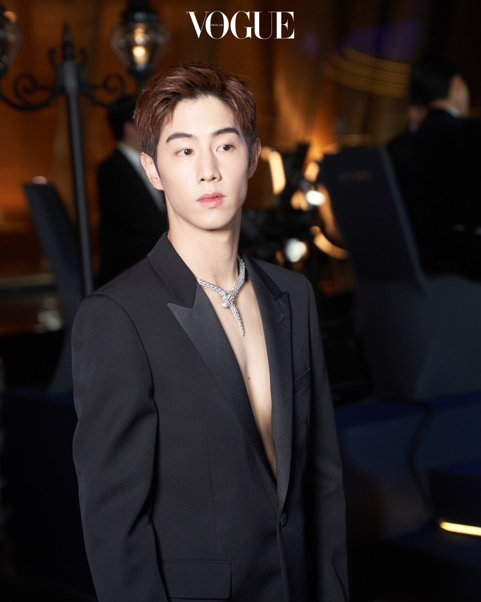 VogueThailand's tweet photo. เซอร์ไพรส์! @marktuan แห่งวง GOT7 มาเป็นแขกคนสำคัญในงาน @Bulgariofficial Serpenti Light Up ที่เฉลิมฉลองสร้อยคอรุ่นไอคอนิก ด้วยบรรยากาศสุดยิ่งใหญ่ริมแม่น้ำเจ้าพระยา #Bulgari
#SerpentiLightUp
#IBelieveInWonder
#BulgariThailand

#VogueReports https://t.co/wBt6R0q0mk