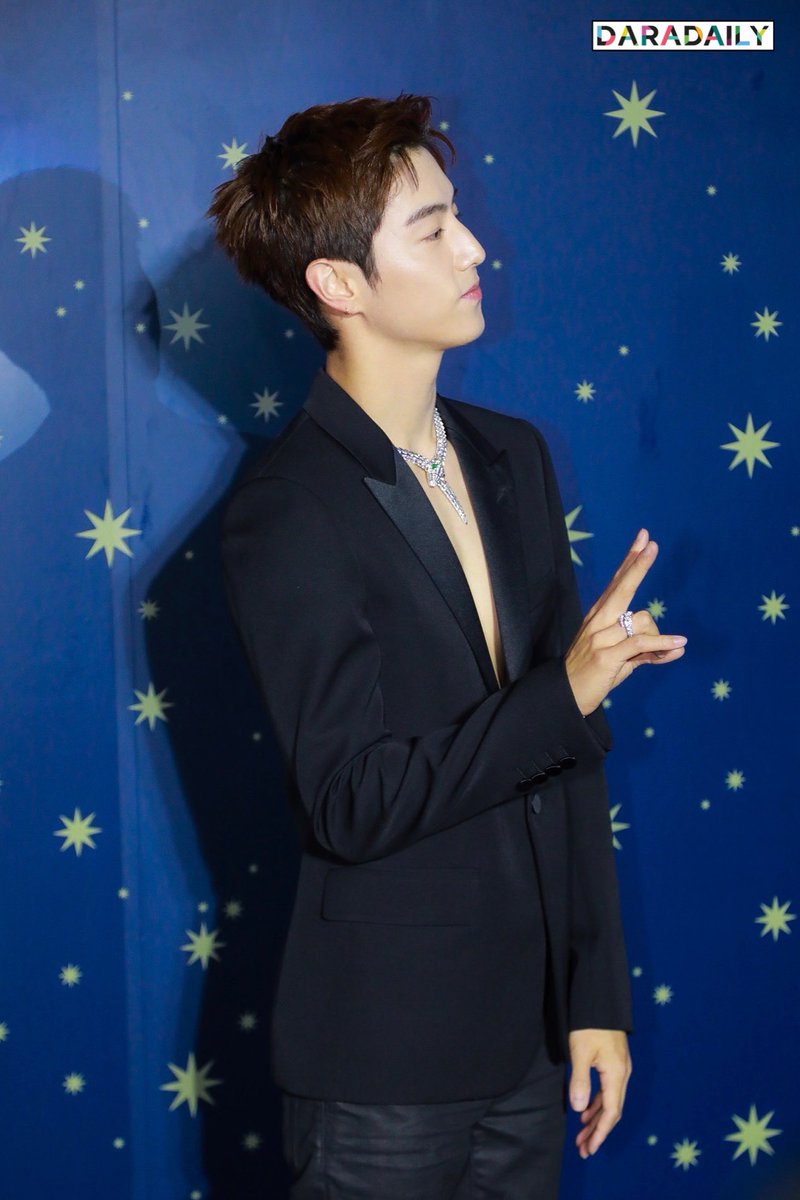 daradaily's tweet photo. เธอมาทำให้ละลาย~ โดนสาปให้ตายแล้วตายอีก~

#BVLGARIxMarkTuan
#BulgariSerpentiLightUp 
#MarkTuan #daradaily #ดาราเดลี่ https://t.co/HDxjdQZ8IT