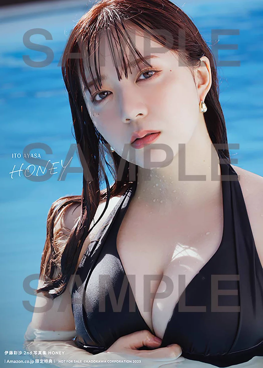 伊藤彩沙2nd写真集HONEY 限定版 FklWAZNUAAAaHIp?format=webp&