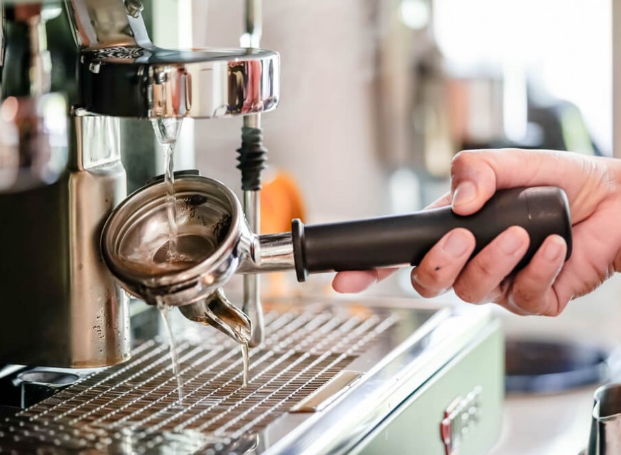 mcMiracle_1's tweet image. Cleaning the espresso machine is the worst thing for me
#coffe #coffehouse #coffeemachinecleaning