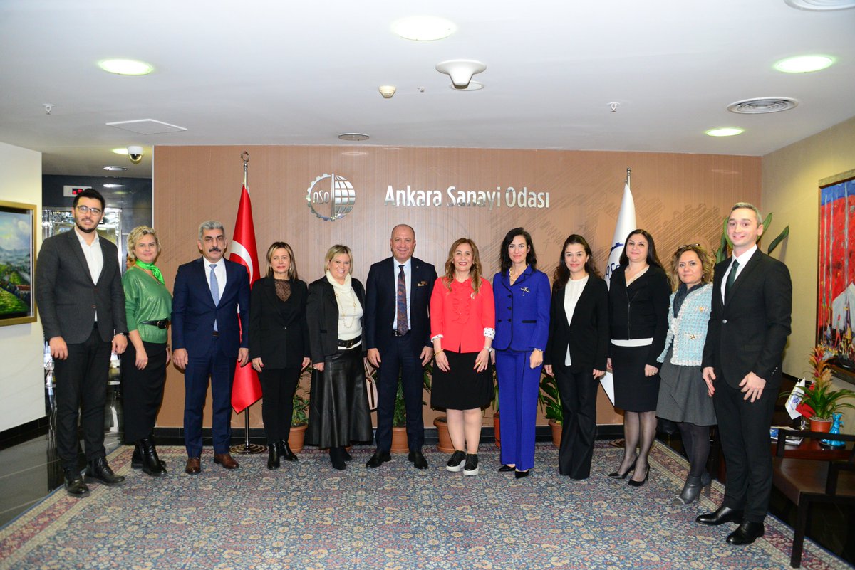 ASOKurumsal's tweet photo. Teknoloji, Araştırma-Geliştirme, Bilim ve İnovasyon Derneği Başkanı @nuraybasar1968  ve Yönetim Kurulu Üyeleri, ASO Başkanı @seyit_ardic 'a hayırlı olsun ziyaretinde bulundu.

@tabiddernegi 

#sizüretinbizyanınızdayız
#herfabrikabirkaledir
#ankarasanayiodası https://t.co/bqffv71wnj