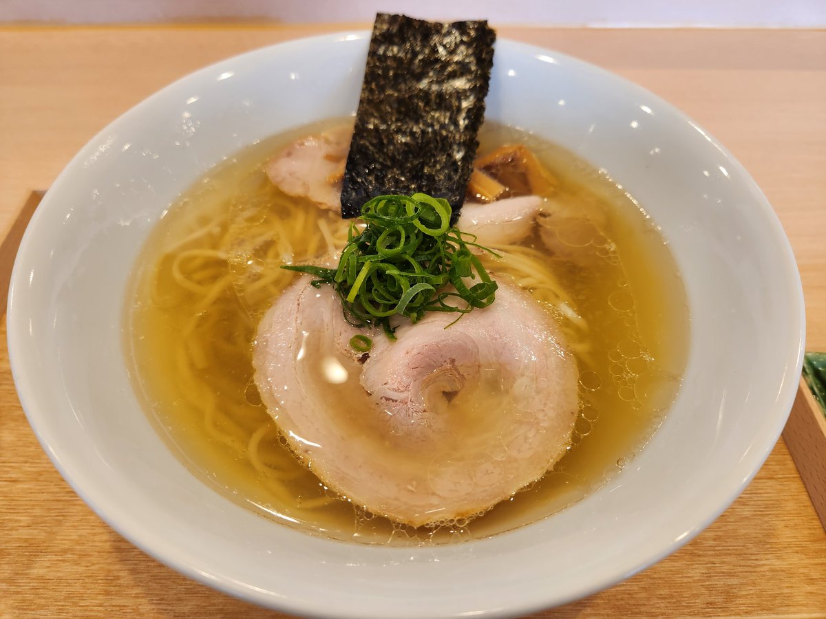 ZUCCA_nico's tweet photo. フォロワーさん500人超えました！
いつもいいねやRTしてくださる方、新規フォローして下さった方々、ありがとうございます。
もっと多くのラーメン好きな方と繋がり、情報発信力も高めていきたいので、宜しくお願いします。

最近食べたけど、ツイート忘れていたラーメンをまとめてこちらへ。 https://t.co/L1hPMOQnxg