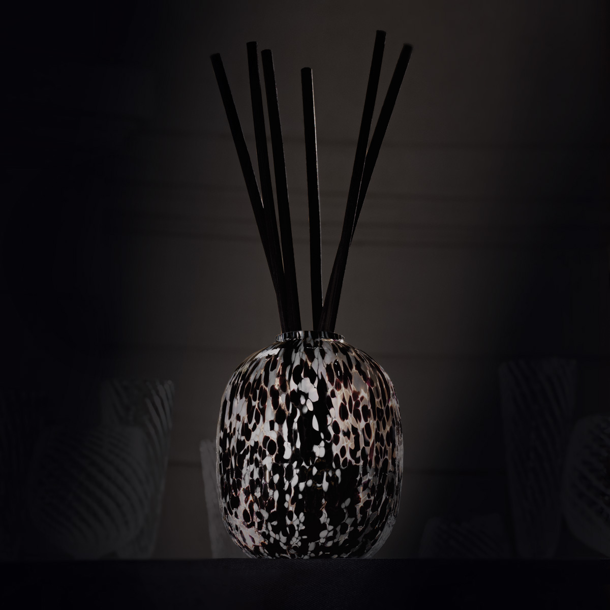 StudioJMGady's tweet photo. We are happy to unveil our iconic reed diffuser in two limited editions dedicated to end of the year season, created for diptyque @diptyqueparis

Reed diffuser - ‘Métiers d’art’ &amp; reed diffuser - ‘Limited edition’

#holidaycollection #limitededition #design #productdesign https://t.co/e5CL1VlyeM