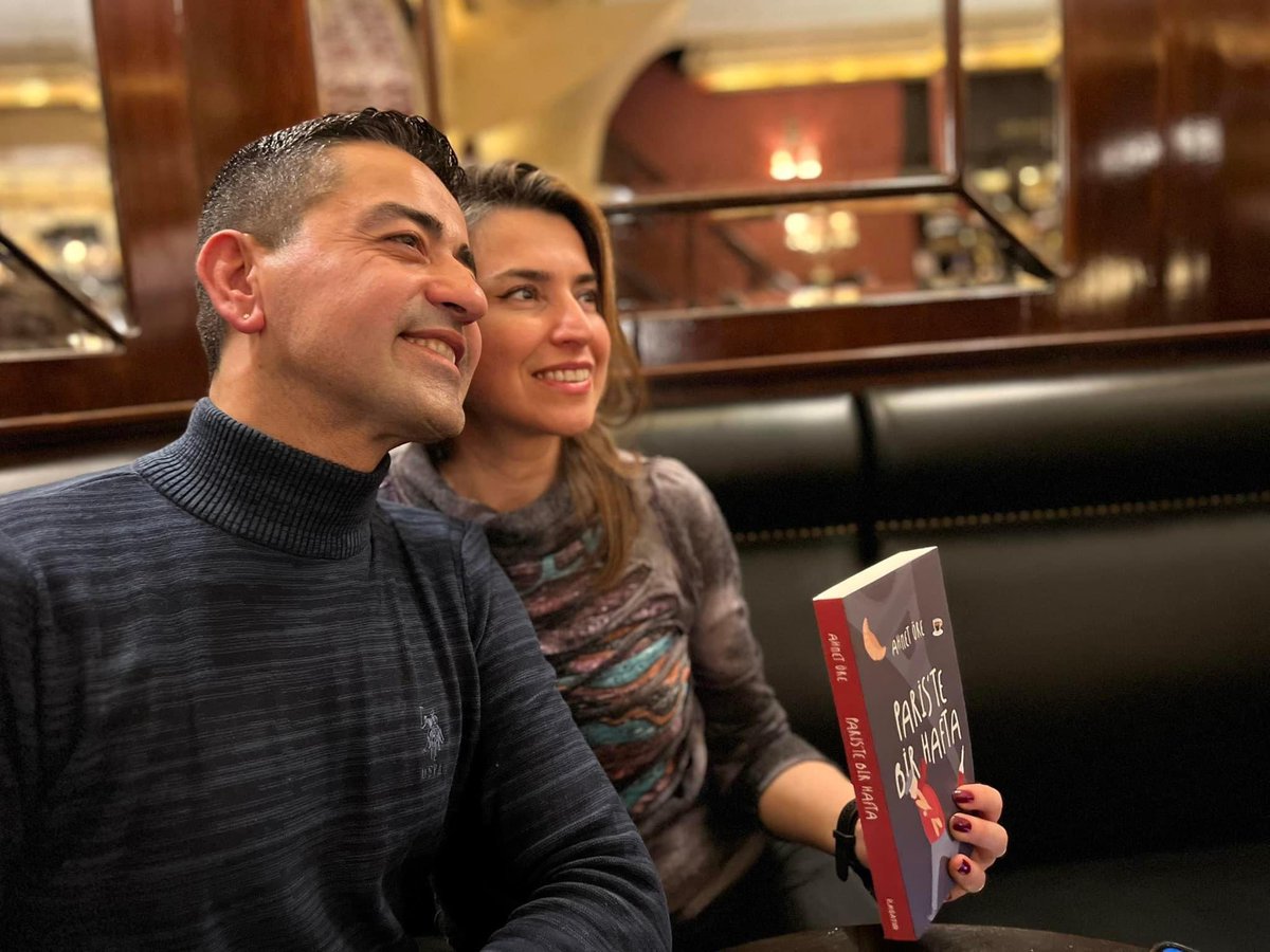 associationsev's tweet photo. Le blogueur et écrivain Ahmet Öre a rencontré ses lecteurs et followers lors de la journée de dédicace organisée par l'Association SEV pour son livre « Paris’te Bir Hafta ». https://t.co/Ht97RxuQKw