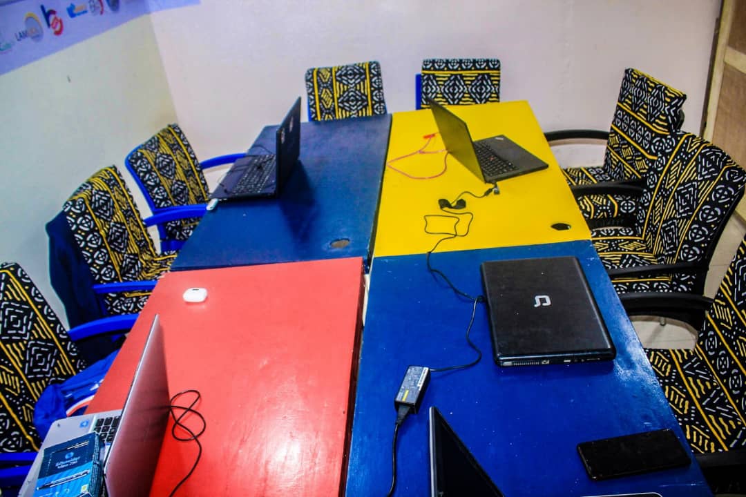 🎯 Rejoignez notre classe de Marketing Digital. 

Ici, nous apprenons à faire voyager les utilisateurs de simples prospects à ambassadeurs de marque en se servant de trois groupes de leviers : 

✅ Paid Media 
✅ Owned Media 
✅ Earned Media 
👉 urlz.fr/jK0O