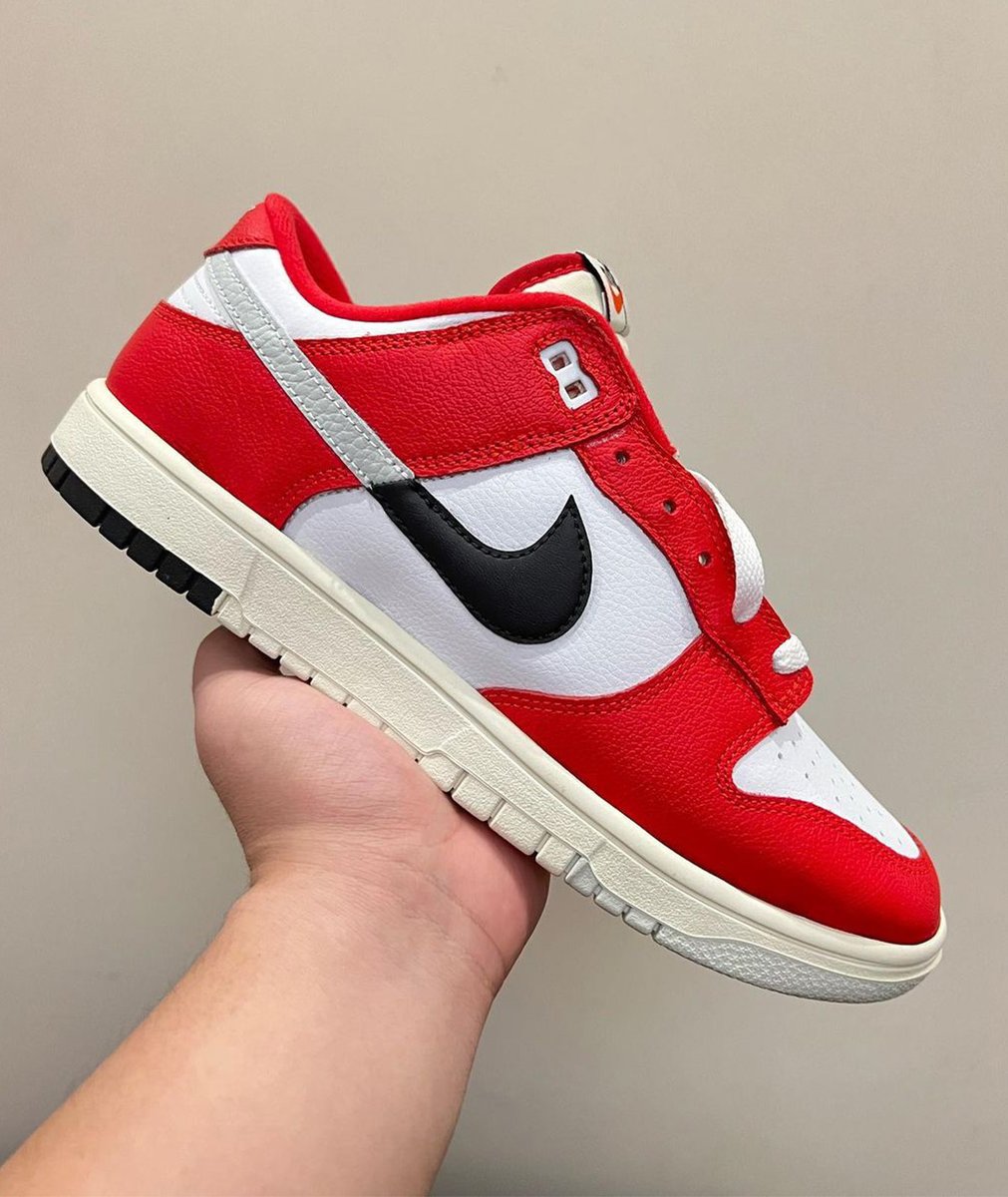 houseofheat's tweet photo. Nike Dunk Low “Chicago Split” is Coming Soon 👀

DETAILS: https://t.co/wBSBkOffM1 https://t.co/o5oOuQ7DcX