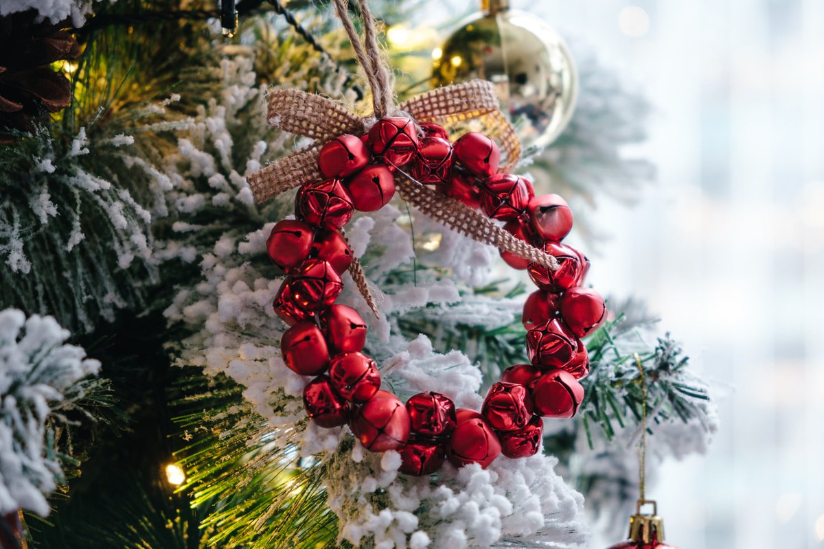 AVHoster's tweet photo. Christmas is one of the busiest and most important times of the year for businesses, and a festive #domain is a great way to give an online spotlight to your business during the Christmas season.

Find yours 👇
https://t.co/zRHSUzseyi https://t.co/5vYNiA8Eag