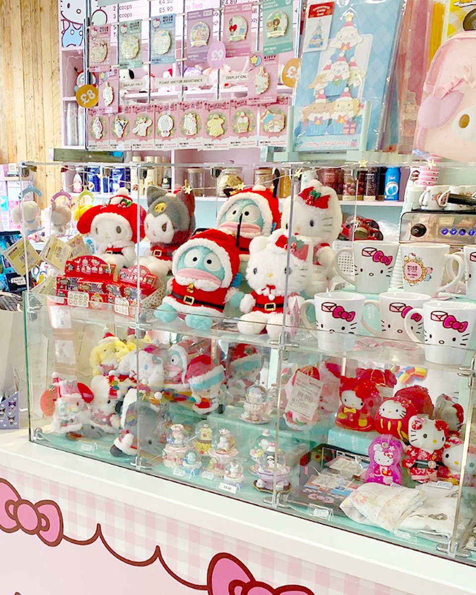 artbox_cafe's tweet image. With #Christmas only days away, there's still time to do some last-minute shopping with us at #ARTBOXCafe here in #Brighton!

Pop in for super-cute rare #Sanrio goodies, including our exclusive Hello Kitty &amp;amp; Friends Winter Tote Bag 🎄🌟