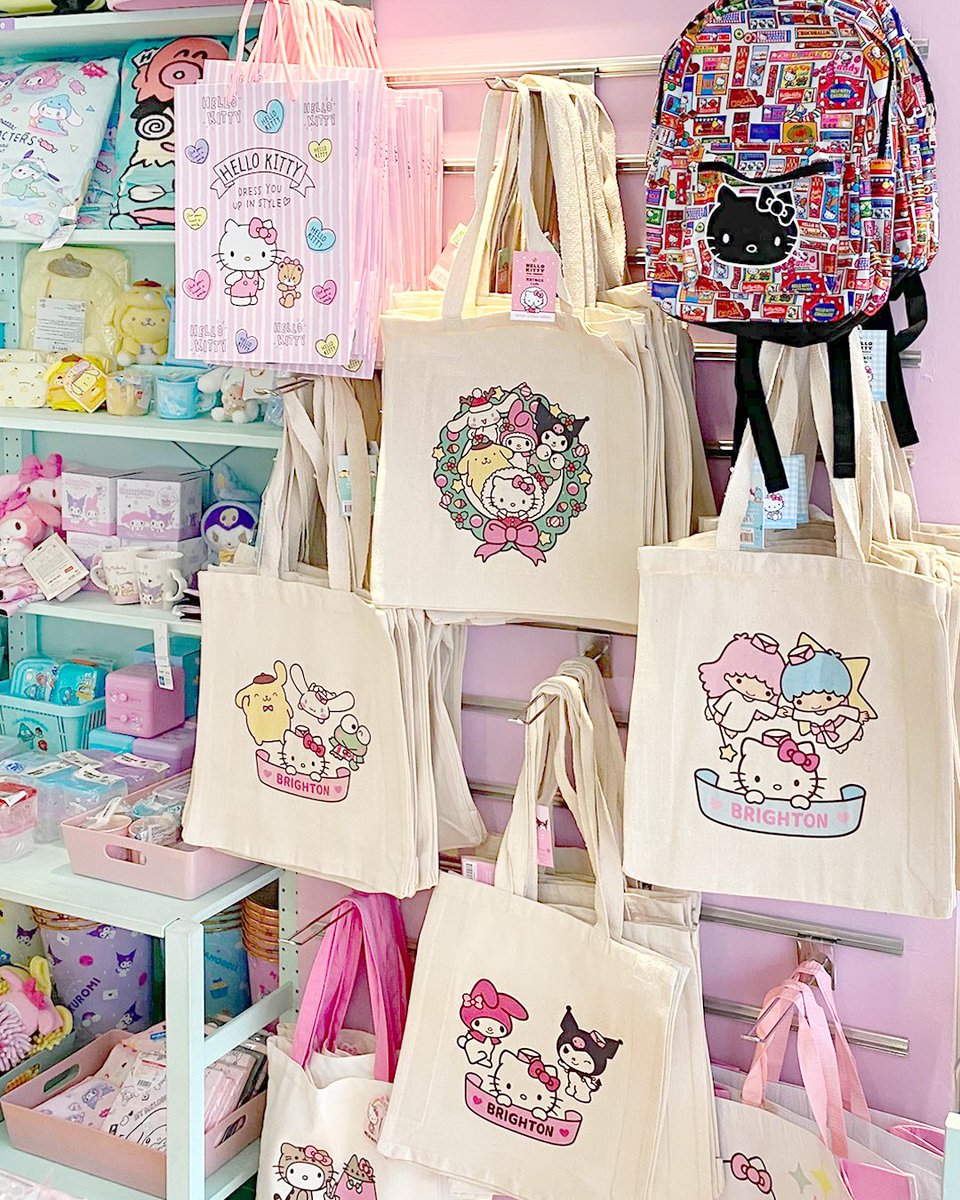 artbox_cafe's tweet image. With #Christmas only days away, there's still time to do some last-minute shopping with us at #ARTBOXCafe here in #Brighton!

Pop in for super-cute rare #Sanrio goodies, including our exclusive Hello Kitty &amp;amp; Friends Winter Tote Bag 🎄🌟