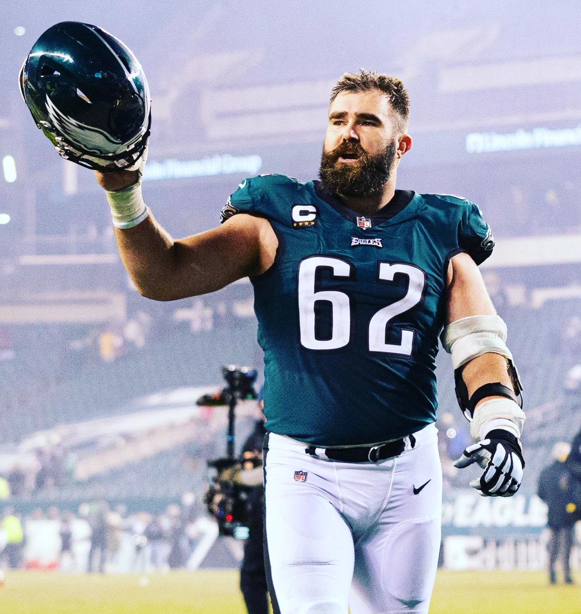 ftbllanalytics's tweet photo. Hey! Auch diesen Donnerstag gibt es wieder eine Preview von mir! Weihnachten steht vor der Tür und es gibt wieder jede Menge hochklassigen NFL Football zu sehen! Meine Tipps habe ich euch natürlich auch dazugepackt. #ranNFL #ranNFLsuechtig #NFLGermany #DALvsPHI #Christmas https://t.co/VbM2Ixan2p