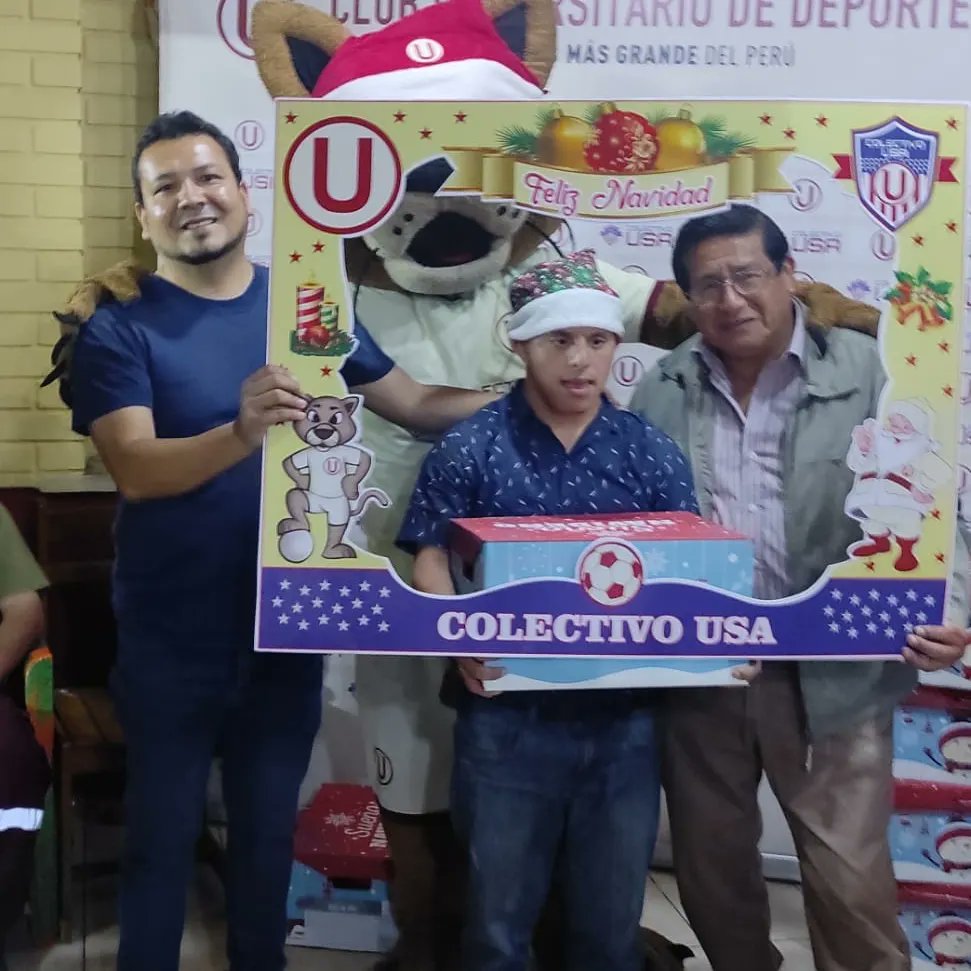 CremaRunners's tweet photo. Gracias a nuestros hermanos de @ColectivoUSA  por hacernos partícipes de esta maravillosa ceremonia navideña, regalando canastas a los familiares del Equipo Futsal Down de la U. Donaciones que se hacen posible gracias a la @asociacioncremarunner y a los muchachos del grupo. https://t.co/NzlSxHIxSQ
